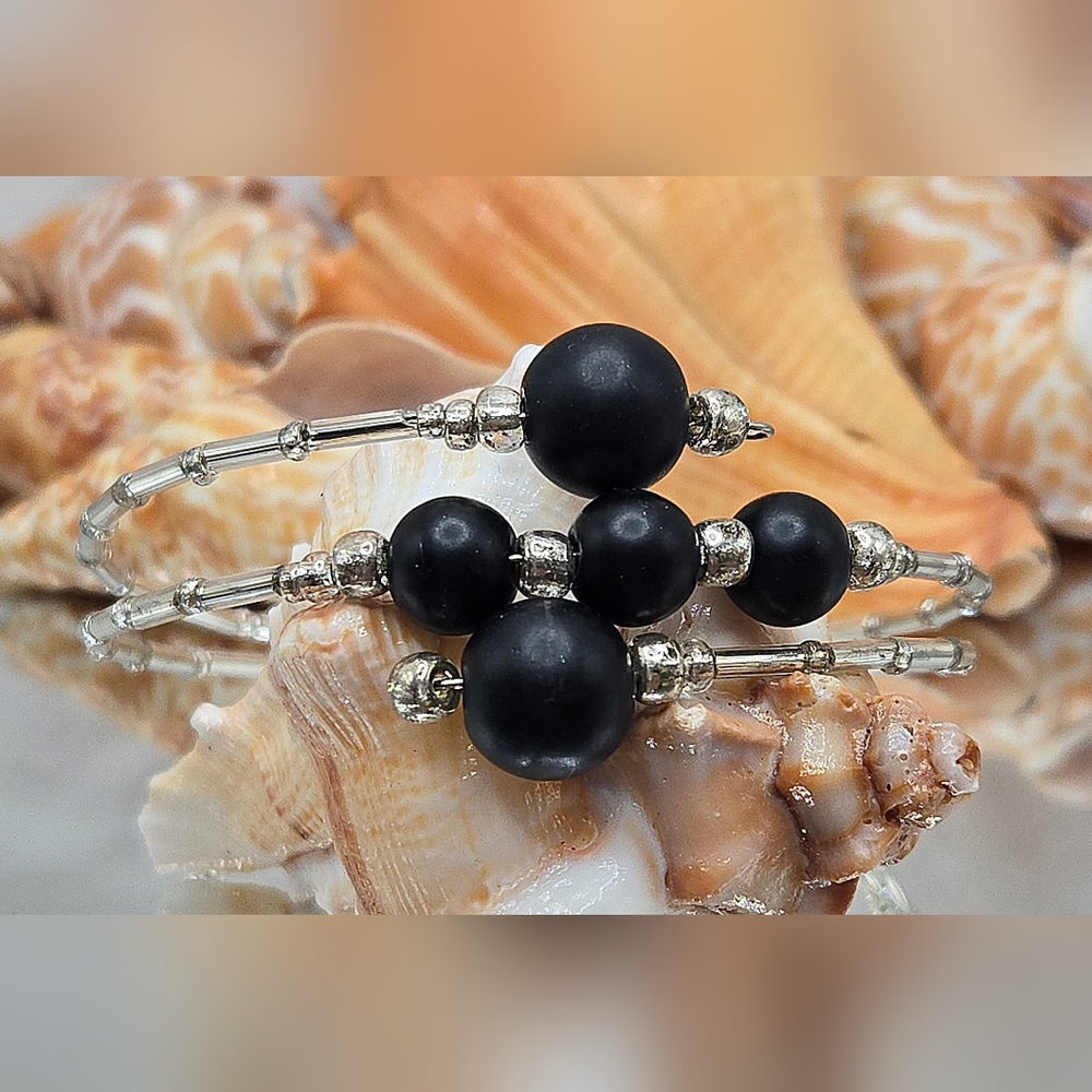 Chic Black and Silver Beaded Bracelet